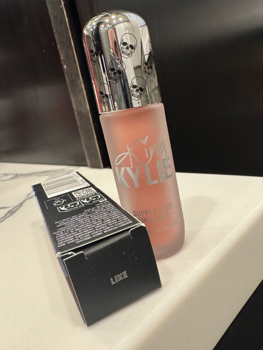 Kylie Cosmetics Supple Kiss Lip Glaze-Shade LIKE - Picture 4 of 6